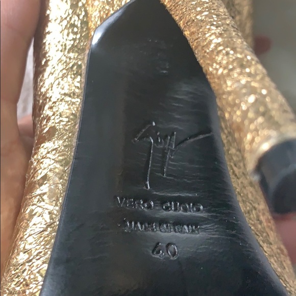 Giuseppe Zanotti Gold Metallic Open-Toe Pumps - Picture 3 of 7